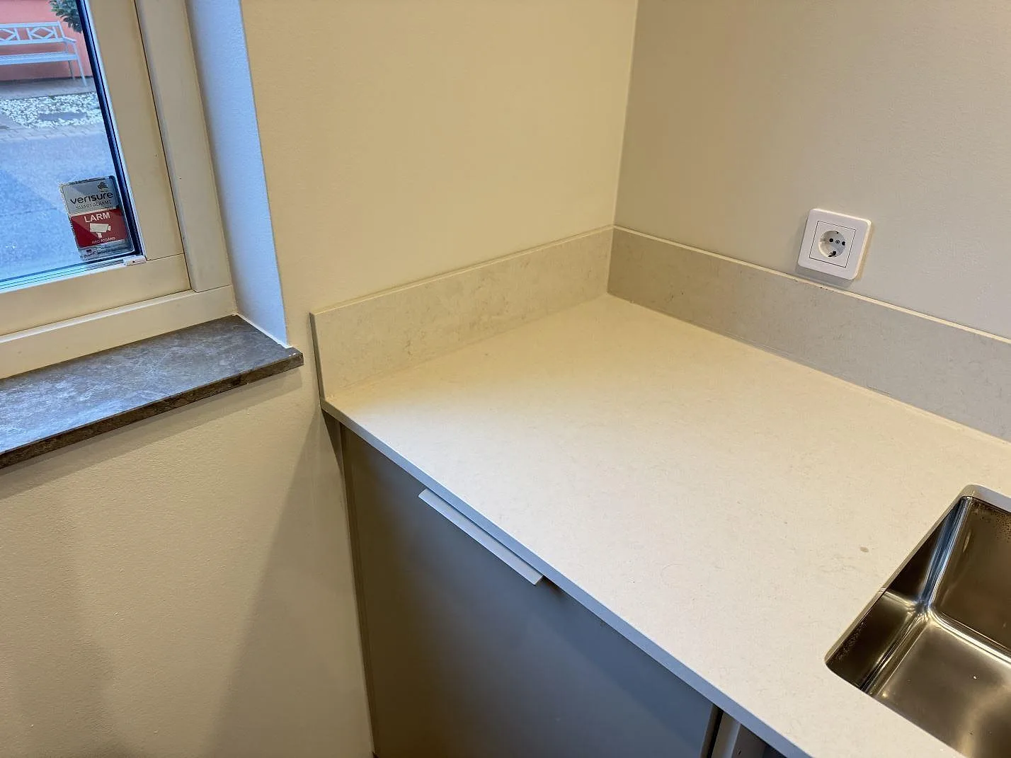 Køkkenbordplade i Silestone Linen Cream, Vintrie – billede 2