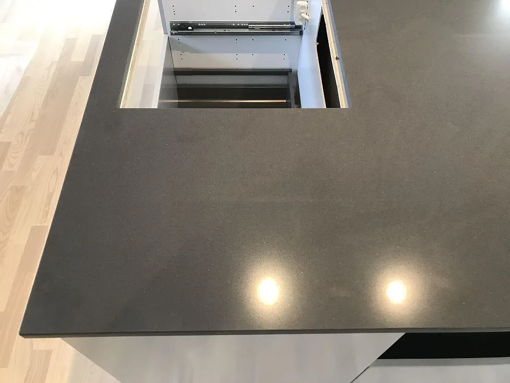 Køkkenbordplade i Silestone Marengo, Nyhamnsläge – billede 2