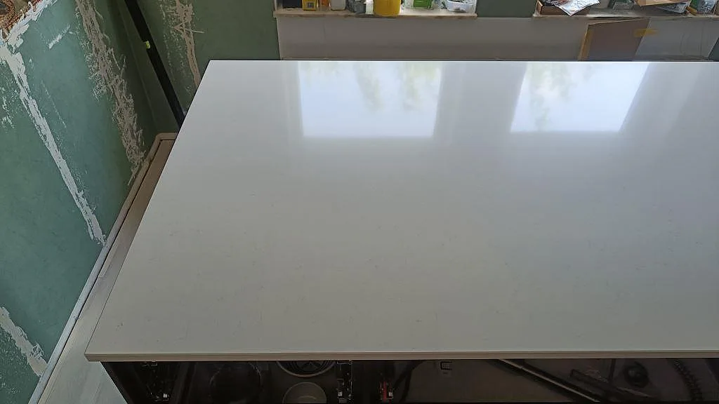 Køkkenbordplade i Silestone Miami Vena, bunkeflostrand – billede 7