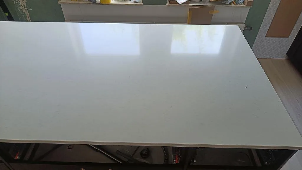 Køkkenbordplade i Silestone Miami Vena, bunkeflostrand – billede 8