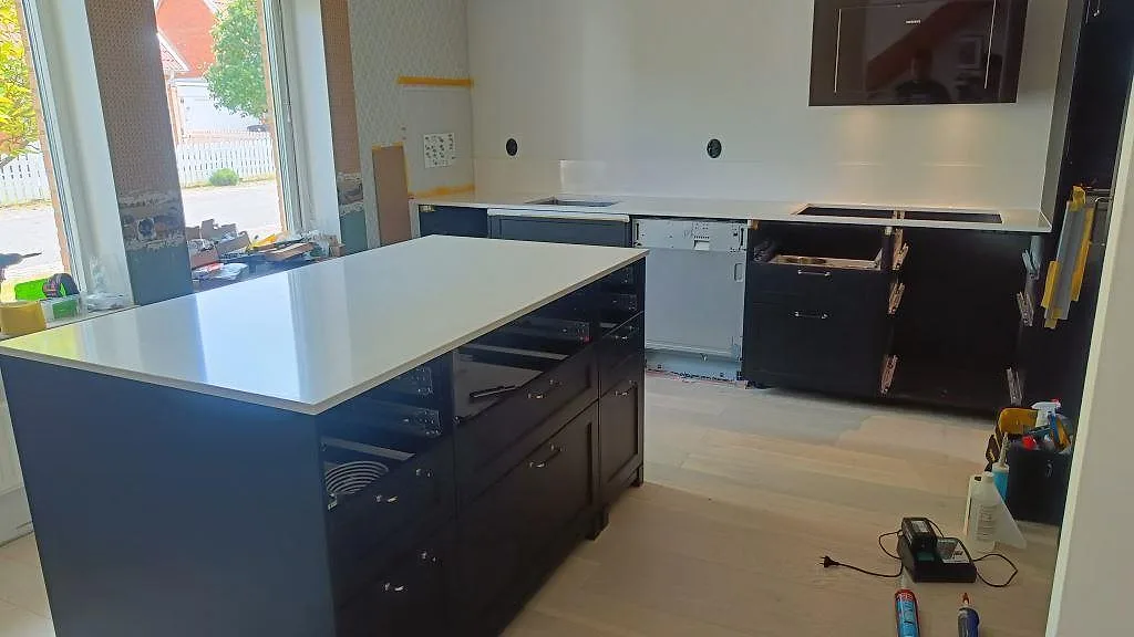 Køkkenbordplade i Silestone Miami Vena, bunkeflostrand