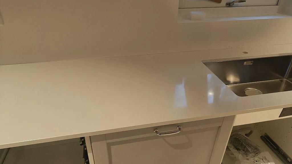 Køkkenbordplade i Silestone Miami Vena, Höllviken – billede 3