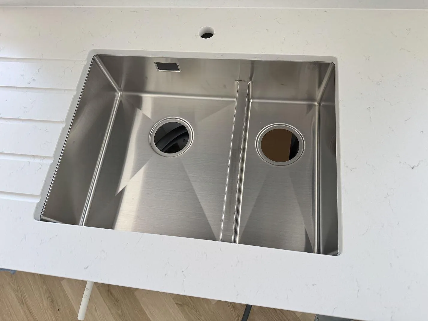 Køkkenbordplade i Silestone Miami Vena, Vara – billede 3