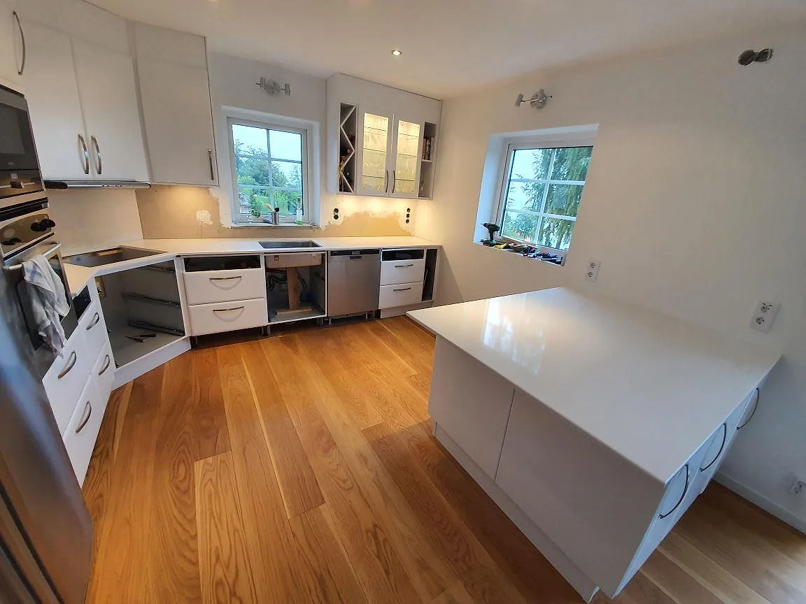Køkkenbordplade i Silestone Miami White, Båstad – billede 6