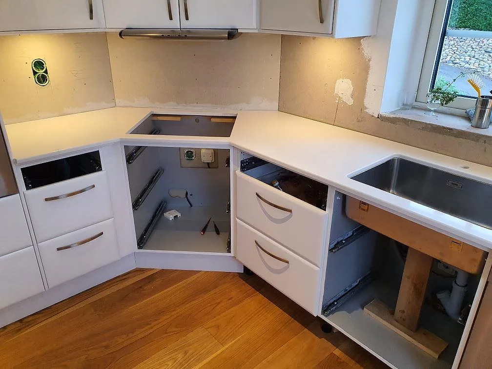 Køkkenbordplade i Silestone Miami White, Båstad