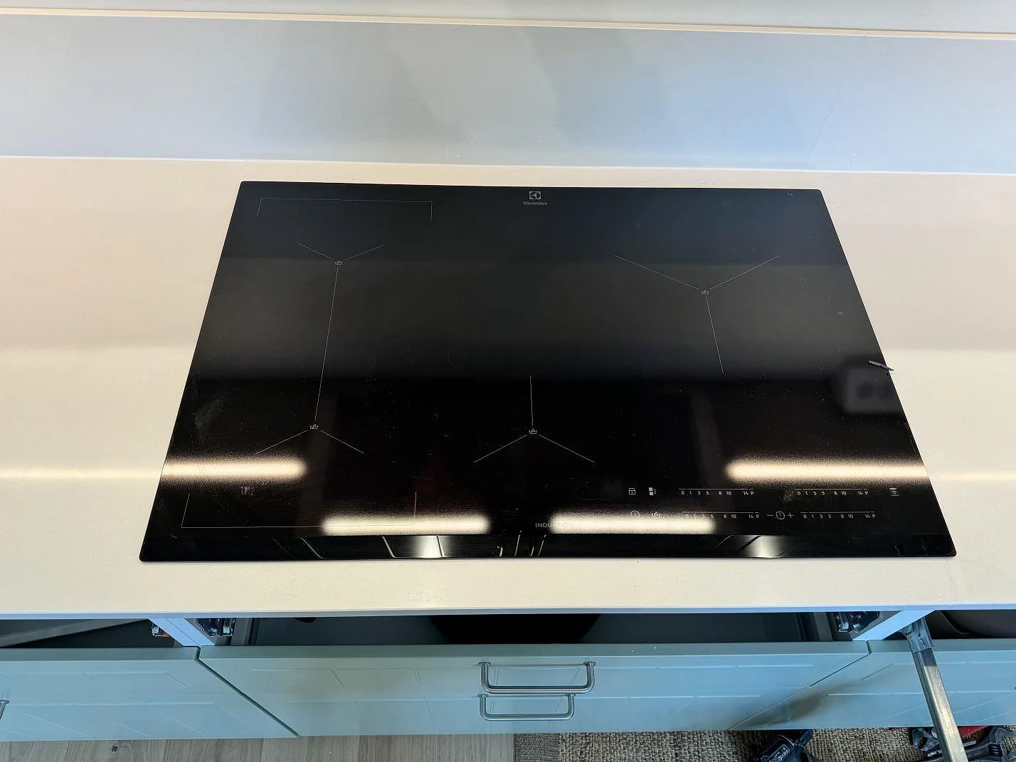Køkkenbordplade i Silestone Miami White, Bunkeflostrand – billede 5