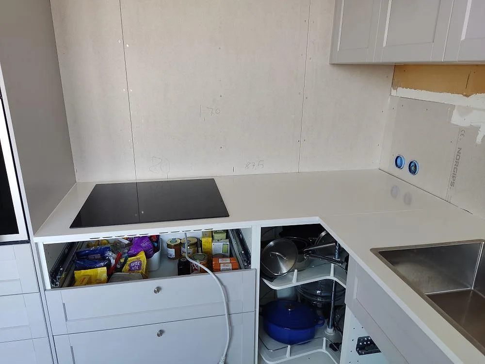 Køkkenbordplade i Silestone Miami White, Göteborg