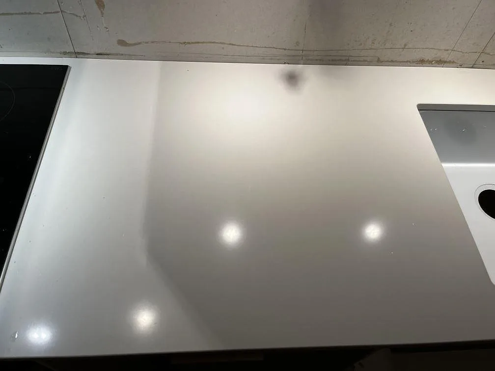 Køkkenbordplade i Silestone Miami White, Jönköping – billede 3