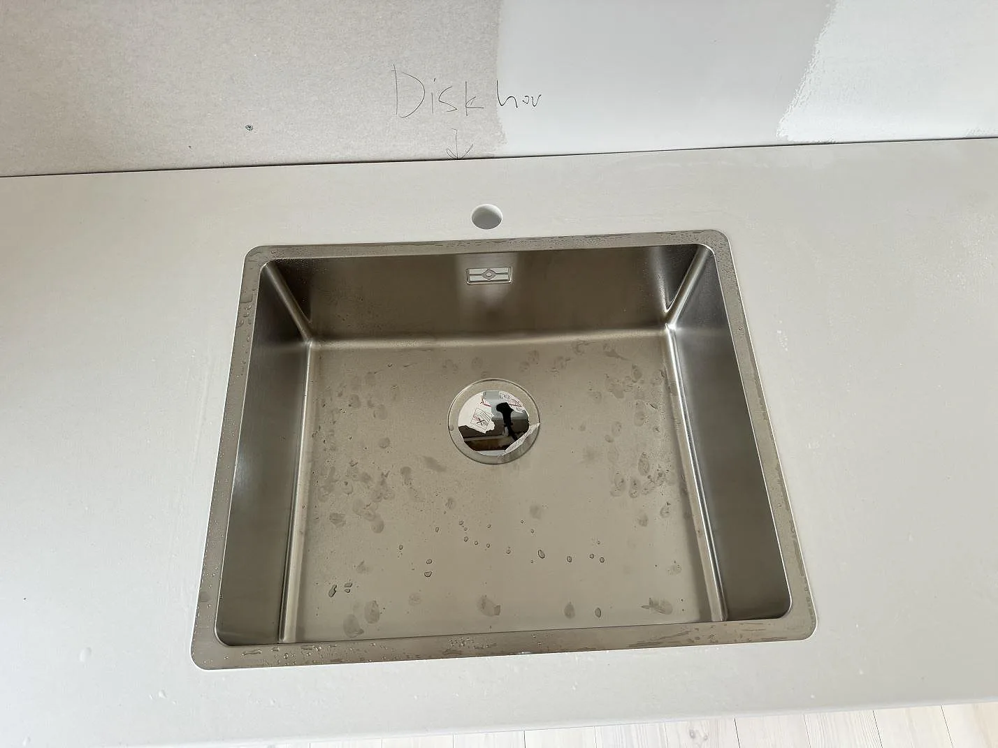Køkkenbordplade i Silestone Miami White, Jönköping – billede 4
