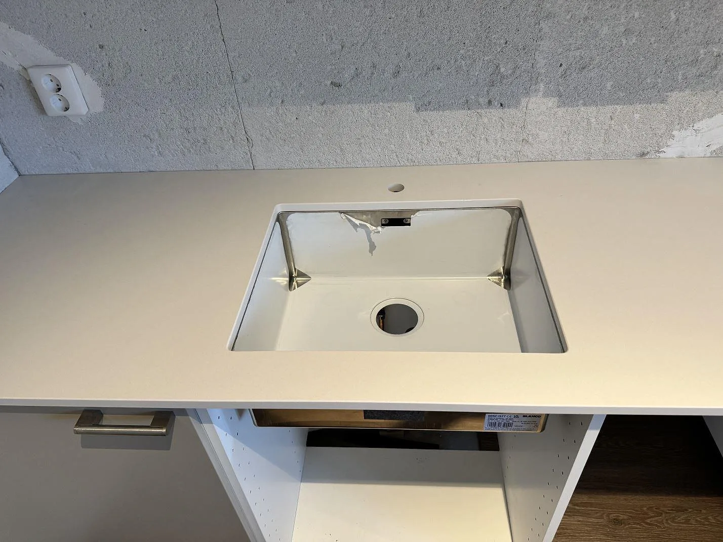 Køkkenbordplade i Silestone Miami White, Kävlinge – billede 4