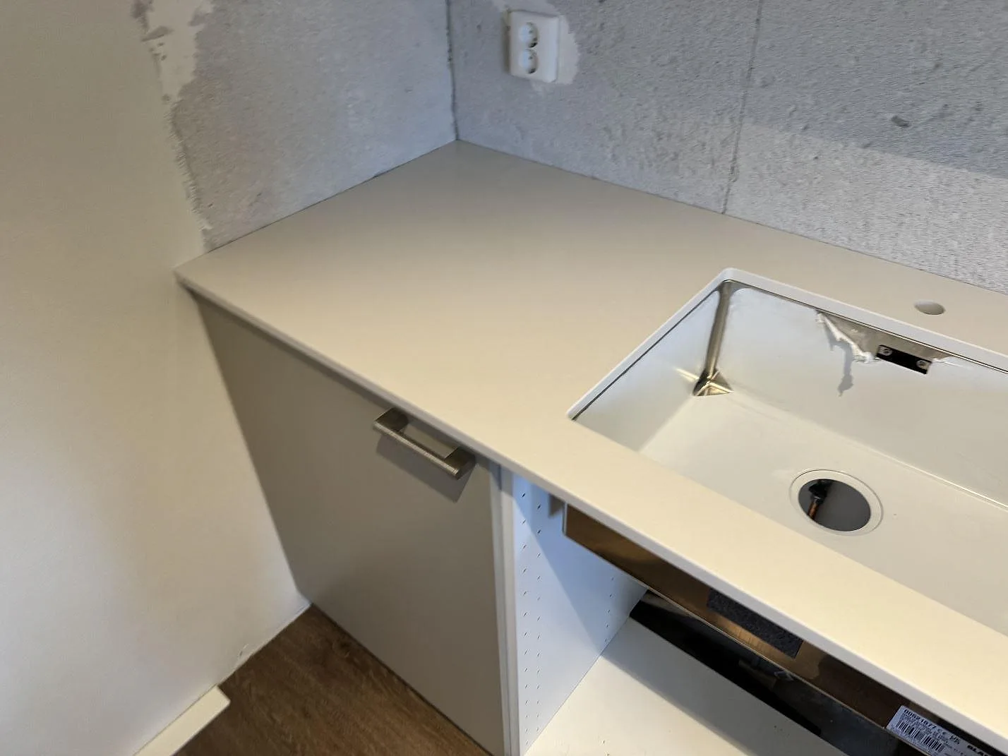 Køkkenbordplade i Silestone Miami White, Kävlinge – billede 3