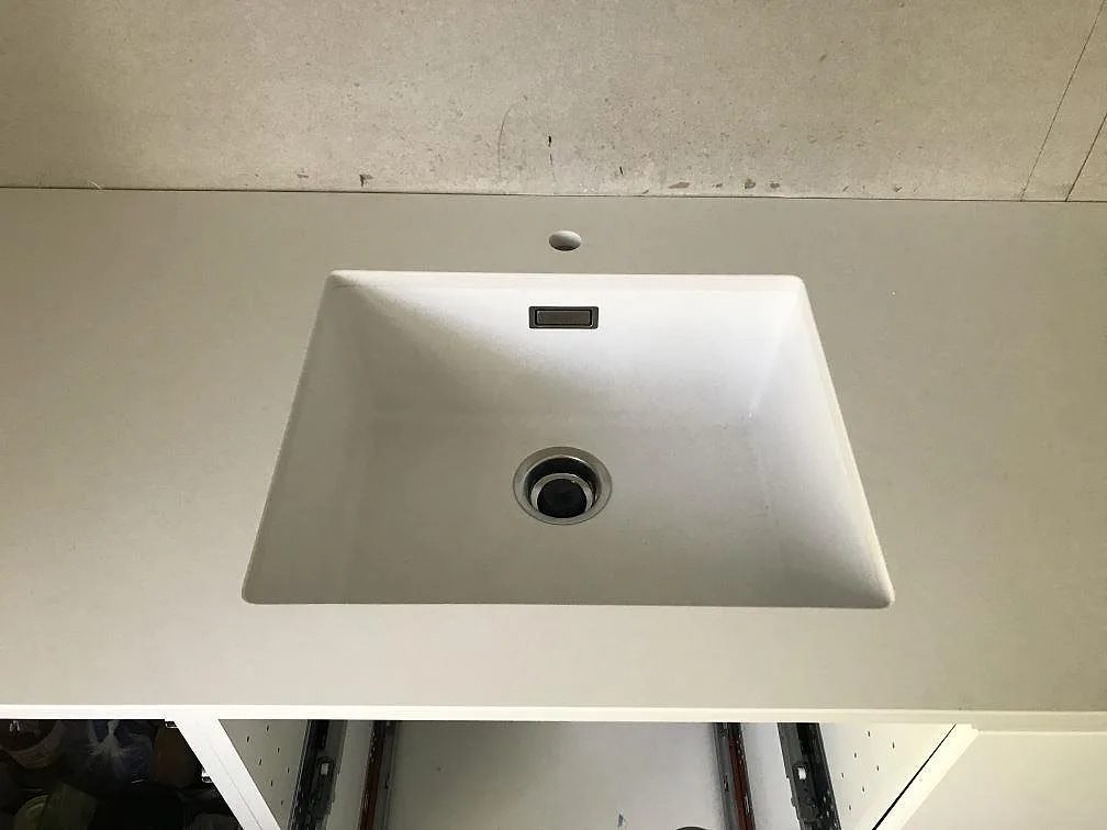 Køkkenbordplade i Silestone Miami White, Kungälv – billede 3