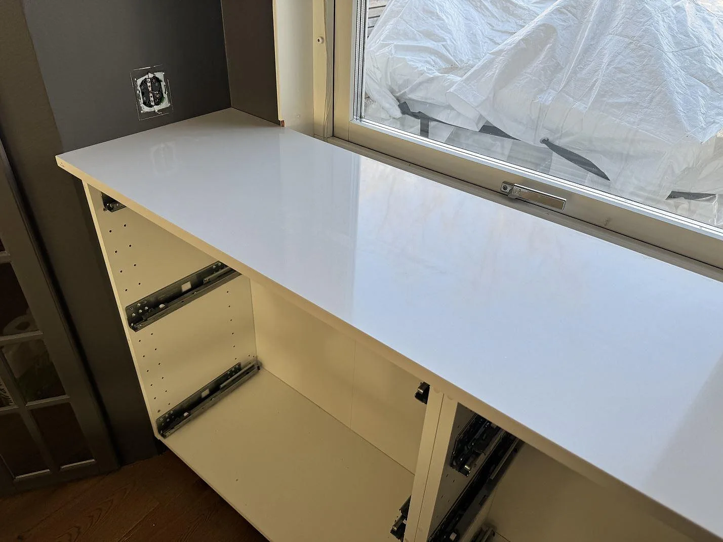 Køkkenbordplade i Silestone Miami White, Kungälv – billede 2