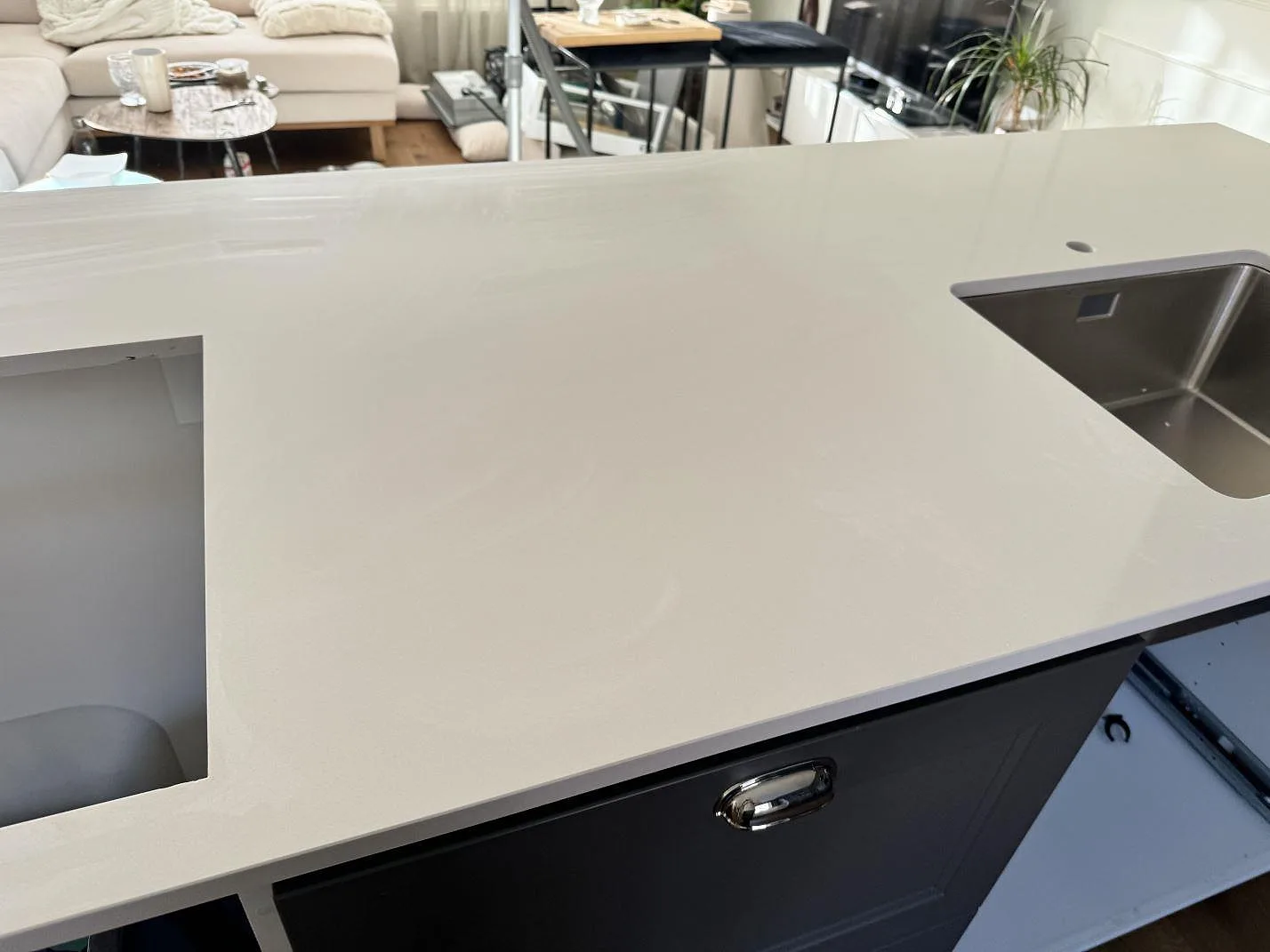 Køkkenbordplade i Silestone Miami White, Kungälv – billede 3