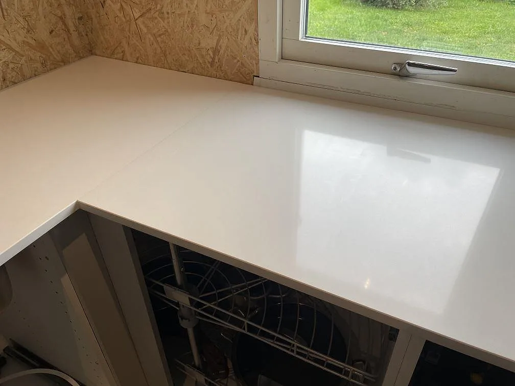 Køkkenbordplade i Silestone Miami White, Lyckeby – billede 7