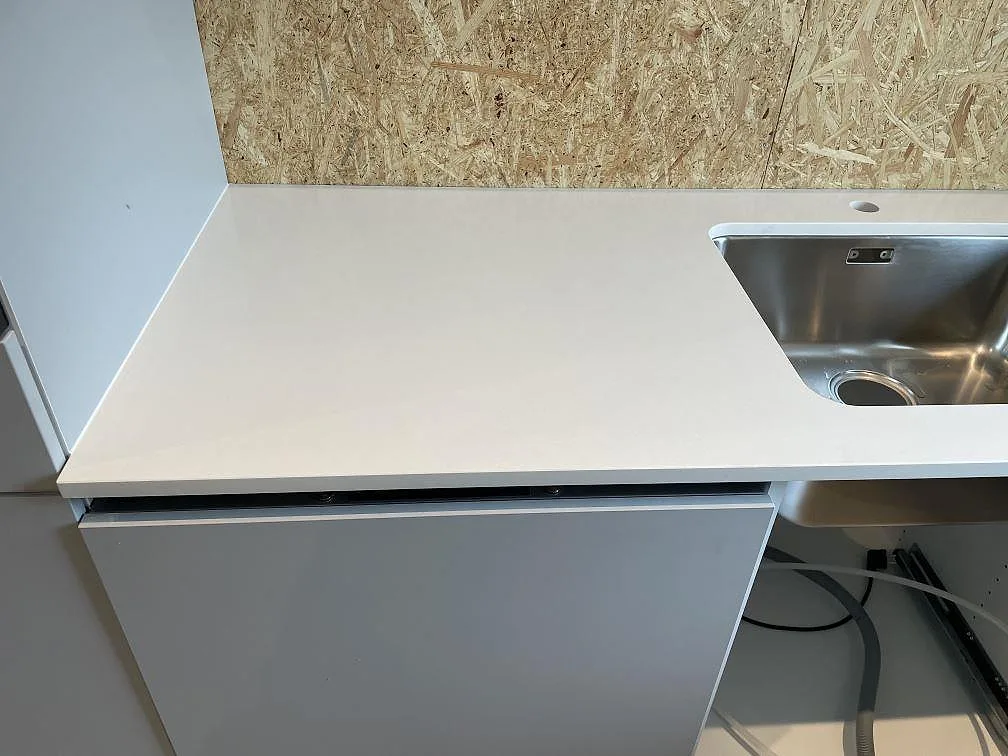 Køkkenbordplade i Silestone Miami White, Lyckeby – billede 5