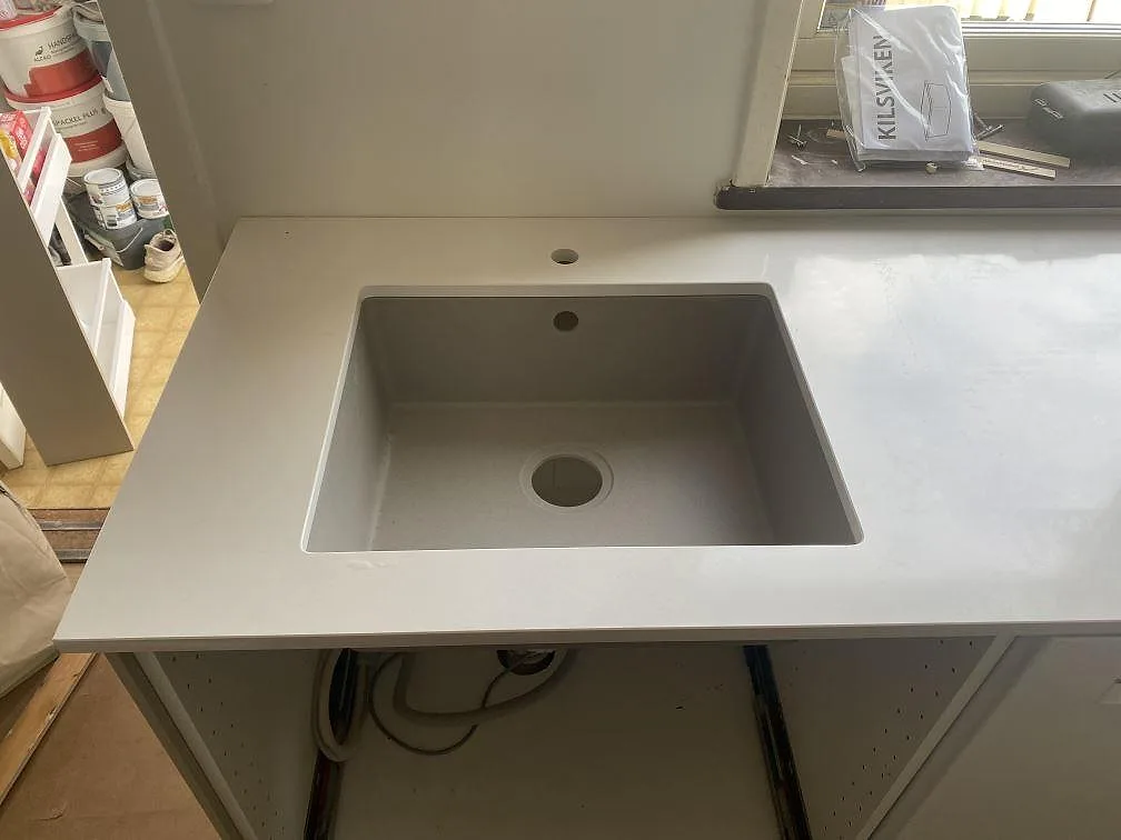 Køkkenbordplade i Silestone Miami White, Påarp – billede 4
