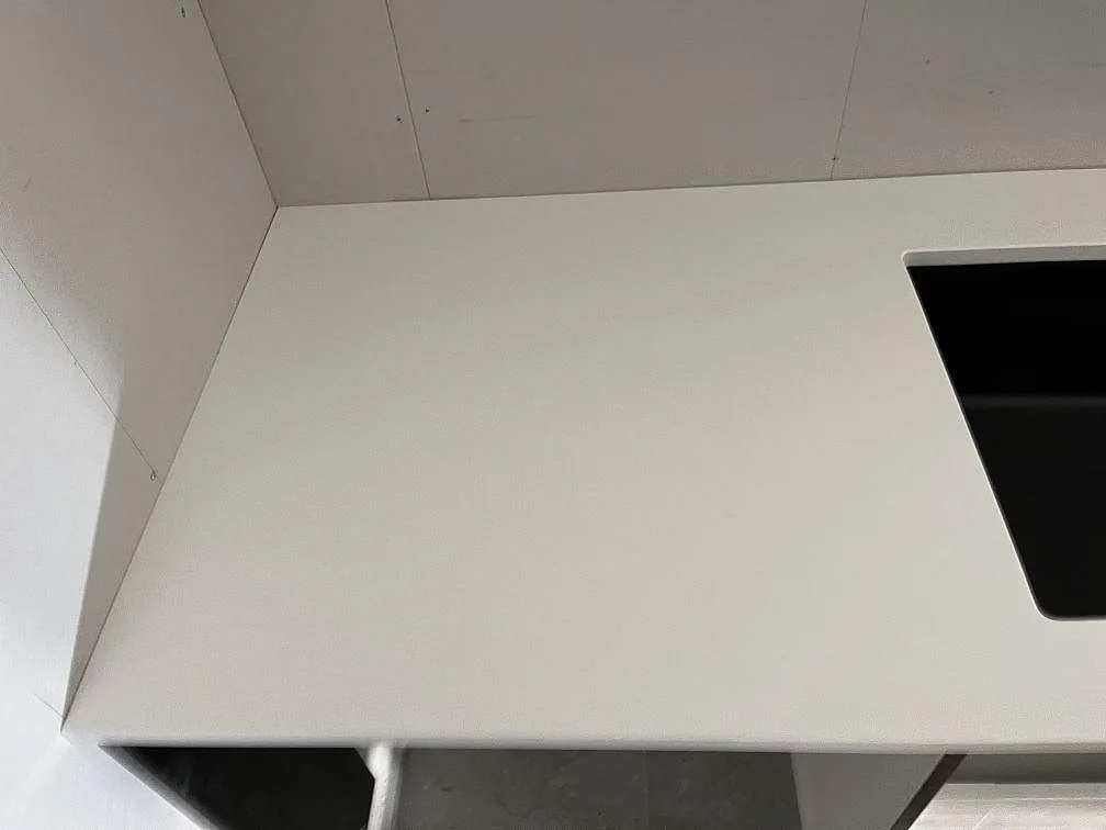 Køkkenbordplade i Silestone Miami White, Rockneby – billede 4