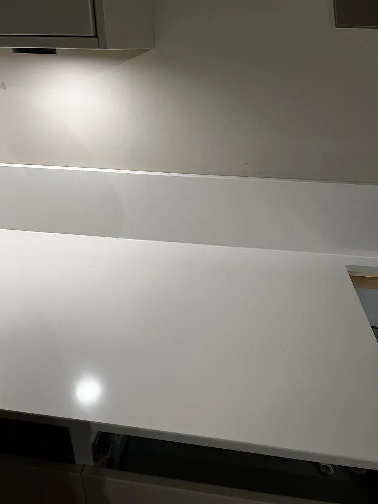 Køkkenbordplade i Silestone Miami White, Trelleborg – billede 5