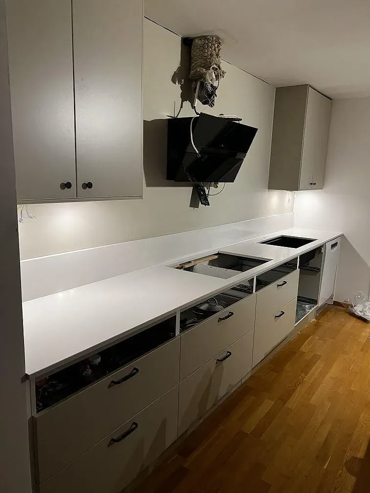 Køkkenbordplade i Silestone Miami White, Trelleborg