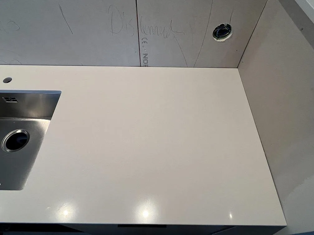Køkkenbordplade i Silestone Miami White, Varberg – billede 4