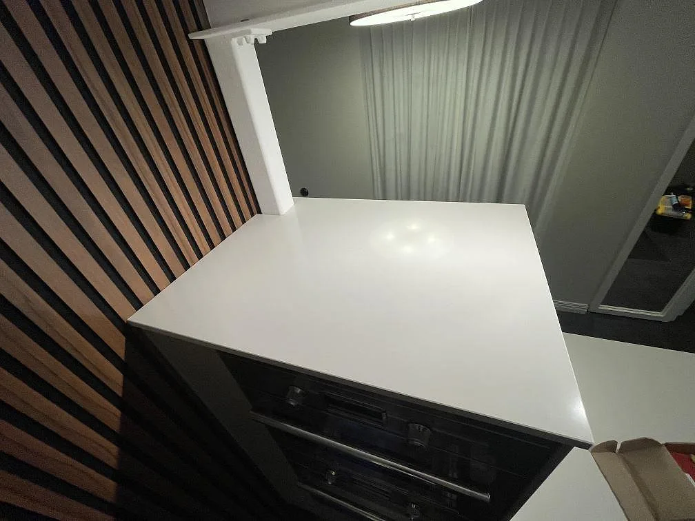 Køkkenbordplade i Silestone Miami White, Vejbystrand