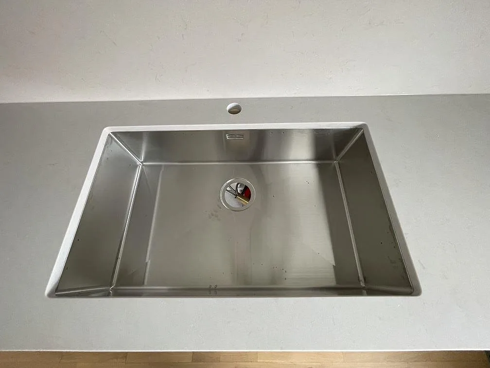 Køkkenbordplade i Silestone Motion Grey, Älvsjö – billede 2