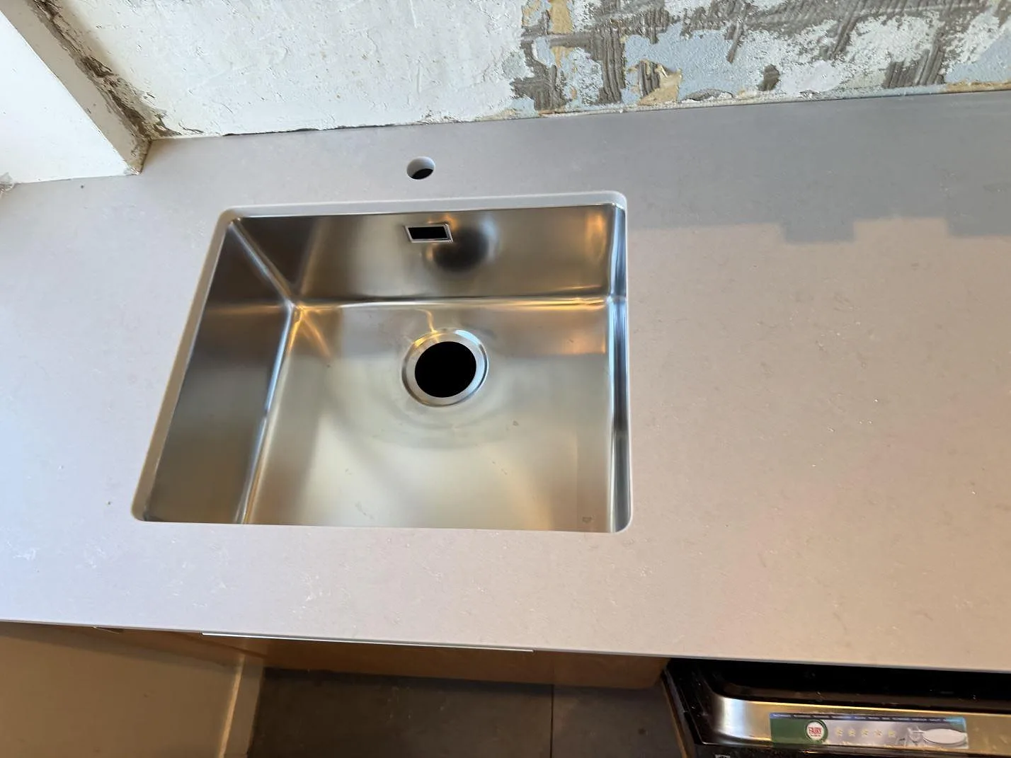 Køkkenbordplade i Silestone Motion Grey, Karlskrona – billede 4