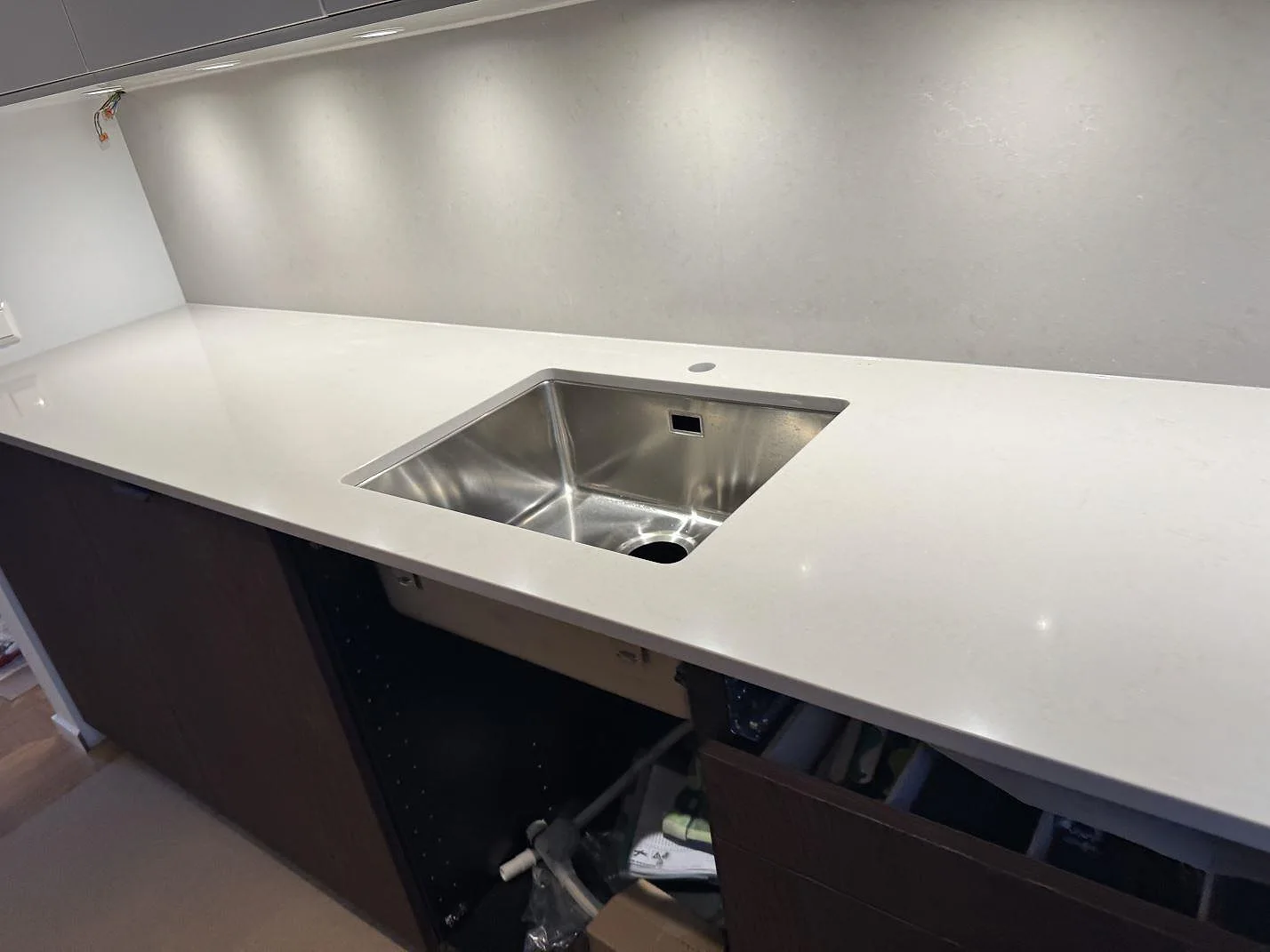 Køkkenbordplade i Silestone Motion Grey, Lomma – billede 4