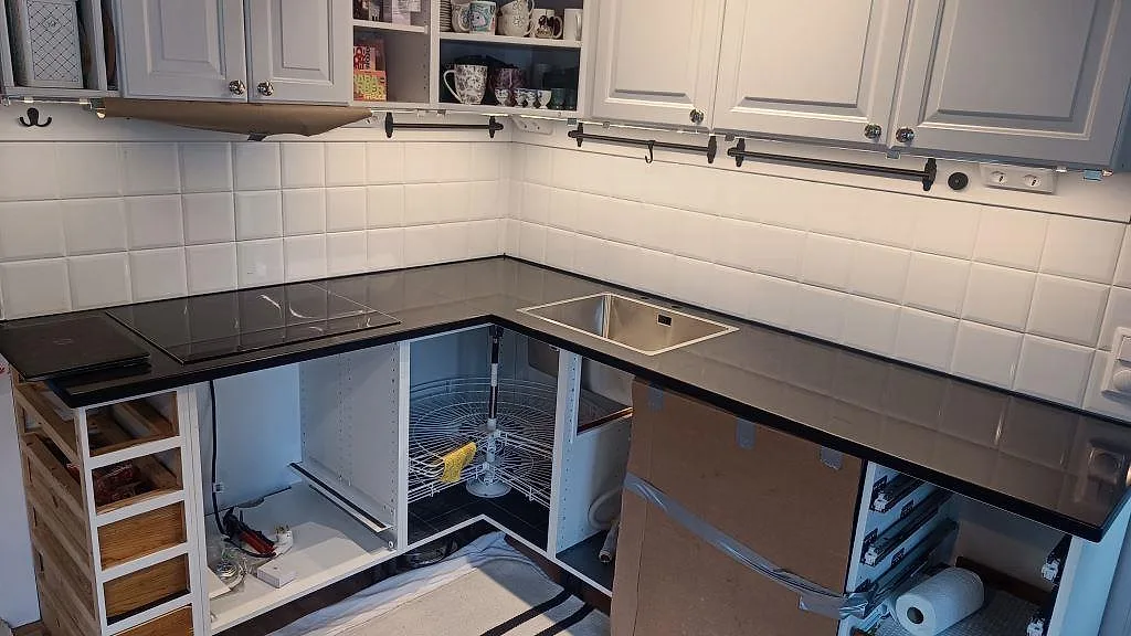 Køkkenbordplade i Silestone Negro Tebas, Åmål