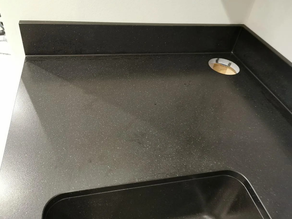 Køkkenbordplade i Silestone Negro Tebas, Höllviken – billede 4