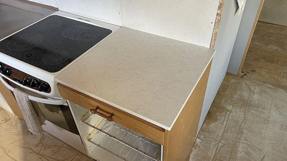 Køkkenbordplade i Silestone Pearl Jasmine, Laholm – billede 2