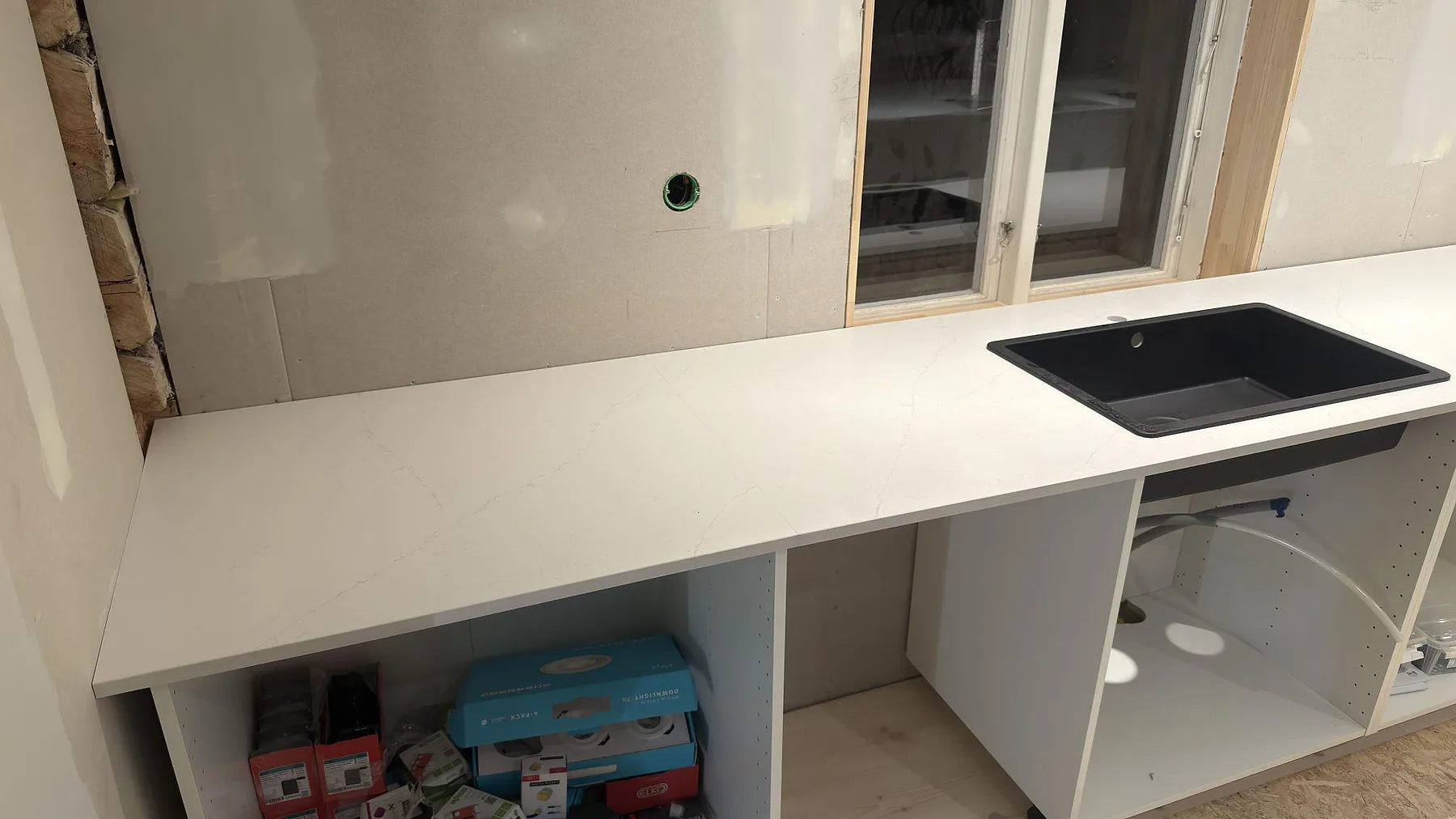 Køkkenbordplade i Silestone Persian White, Falun – billede 2