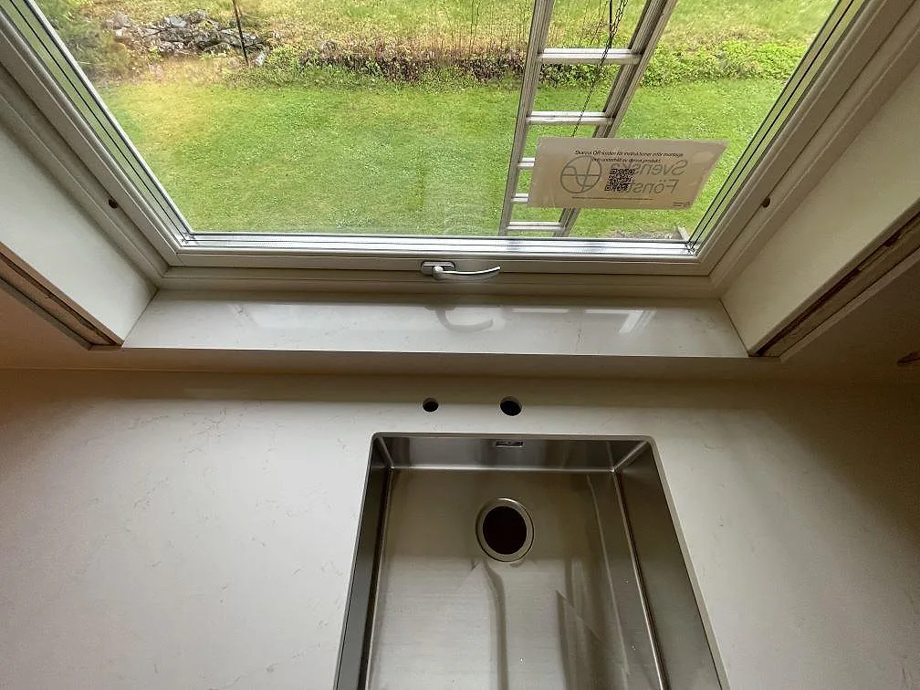 Køkkenbordplade i Silestone Persian White, Falun – billede 2