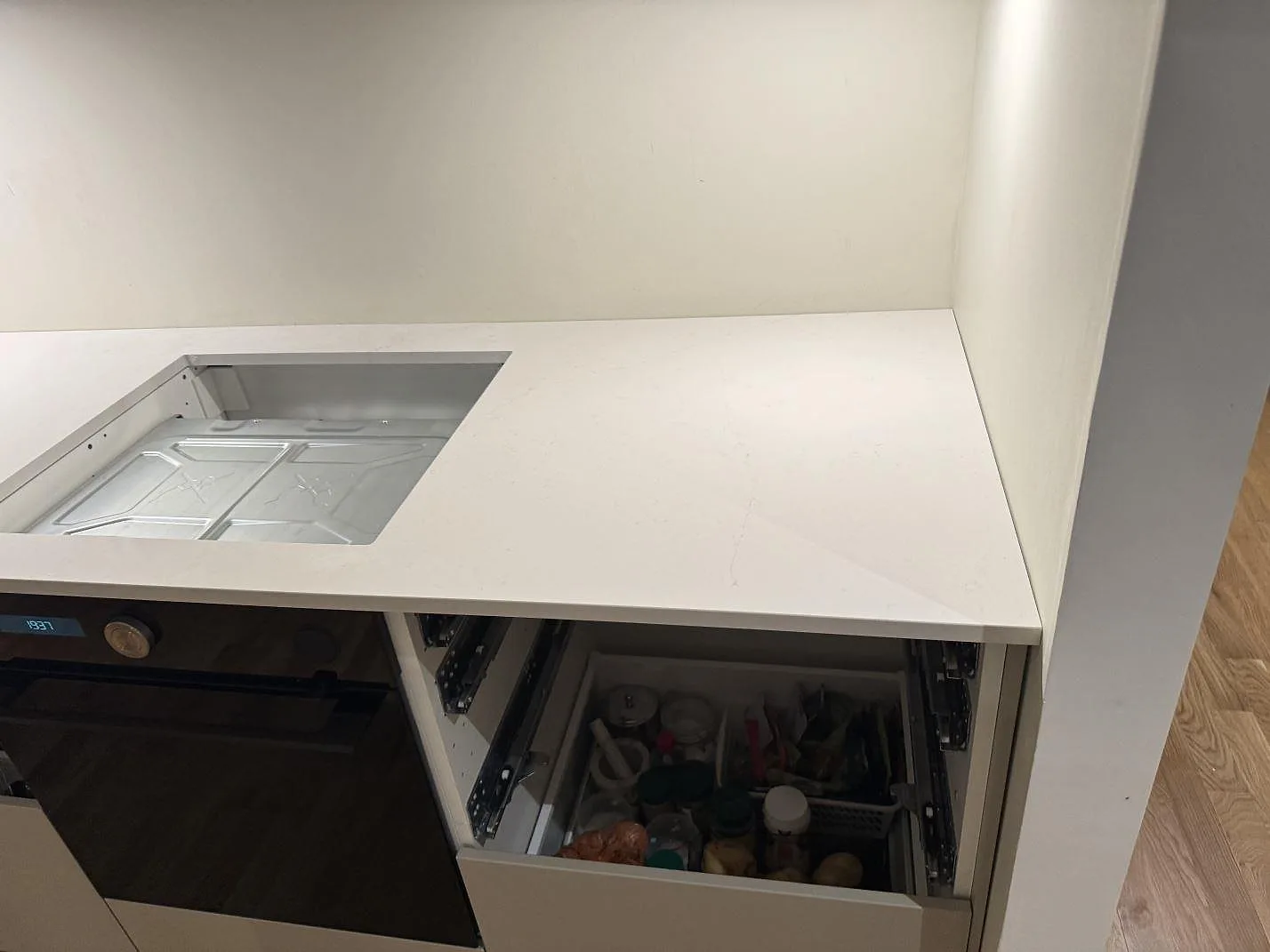 Køkkenbordplade i Silestone Persian White, Kävlinge – billede 4