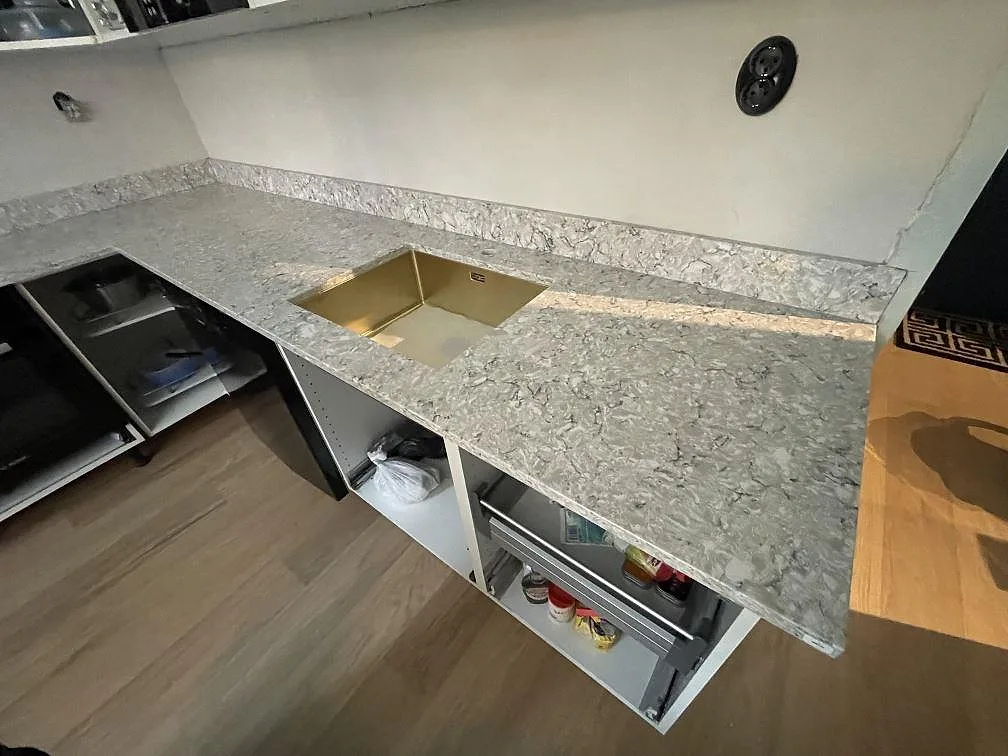 Køkkenbordplade i Silestone Pietra, Stockholm – billede 3