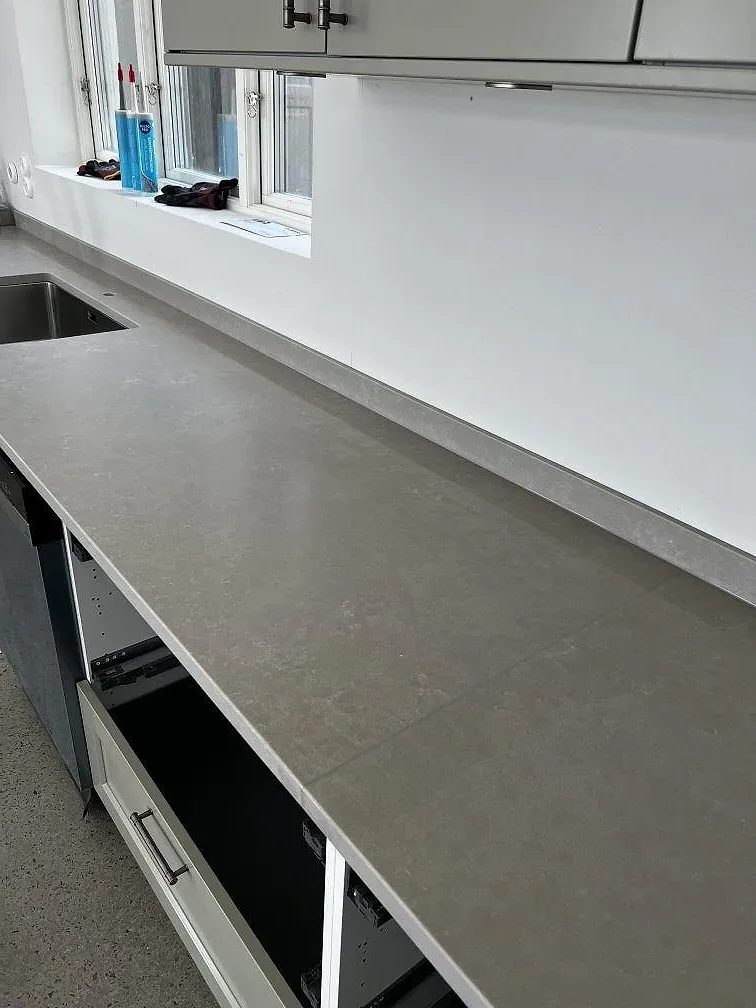 Køkkenbordplade i Silestone Poblenou, Glumslöv – billede 4