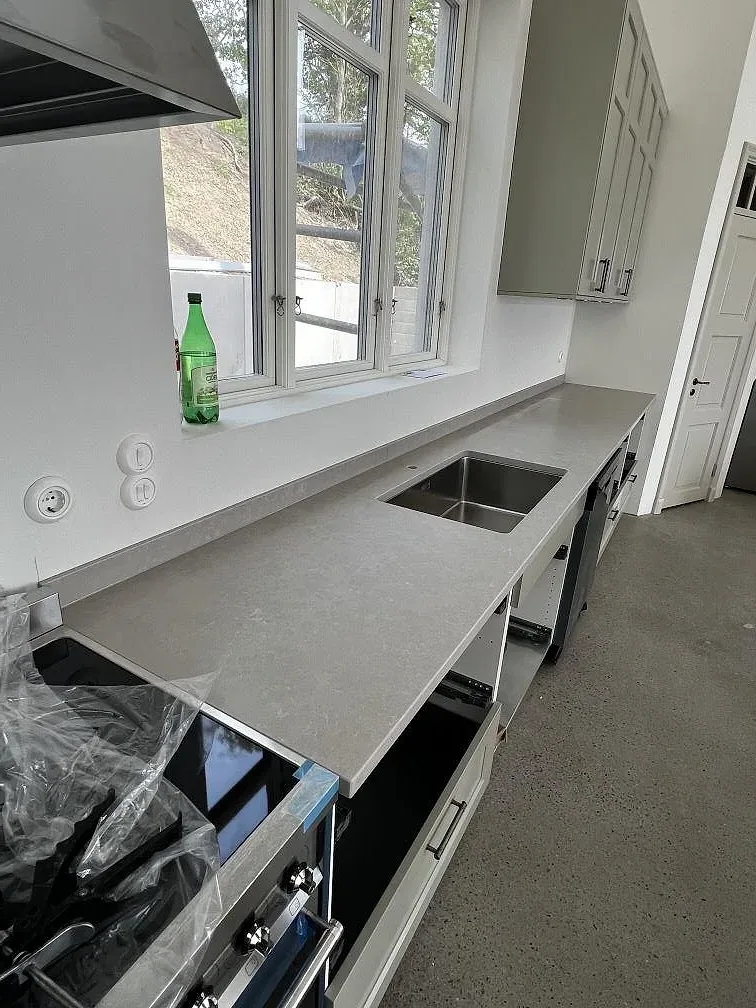 Køkkenbordplade i Silestone Poblenou, Glumslöv – billede 2