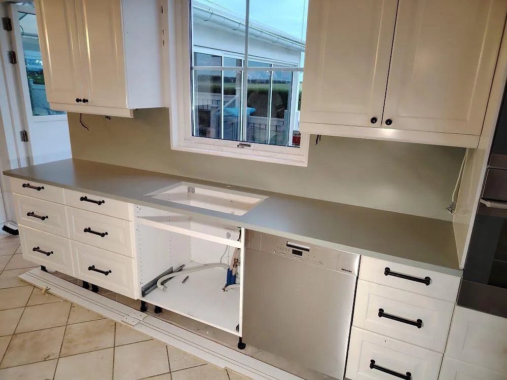 Køkkenbordplade i Silestone Posidonia Green, Uppsala – billede 2