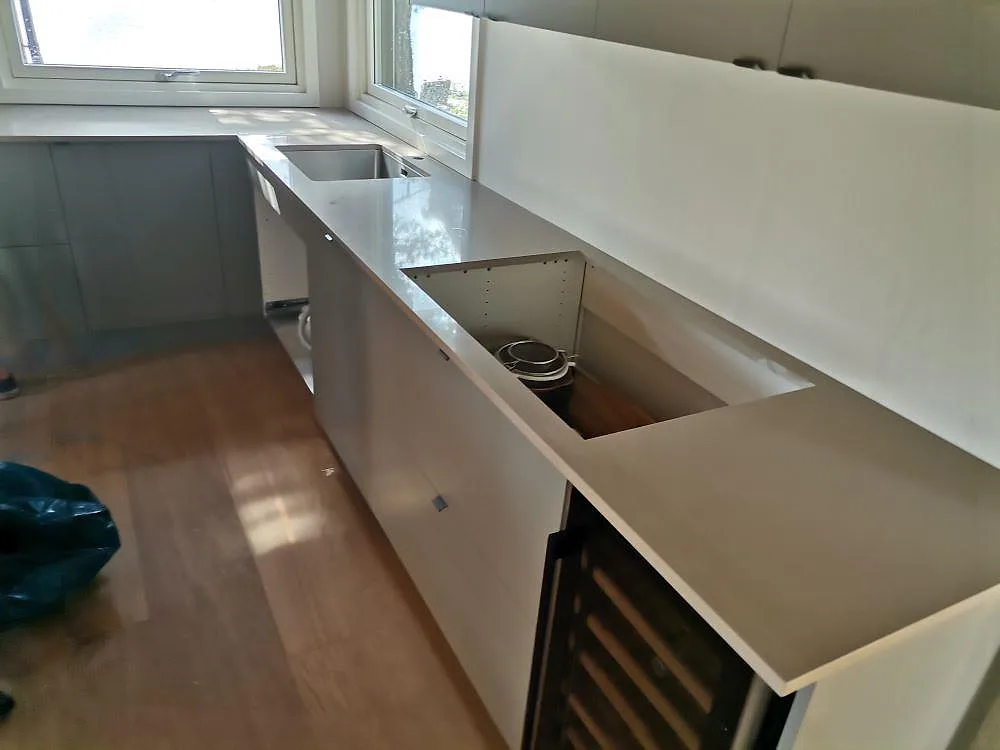 Køkkenbordplade i Silestone Rougui, Gräsö – billede 4