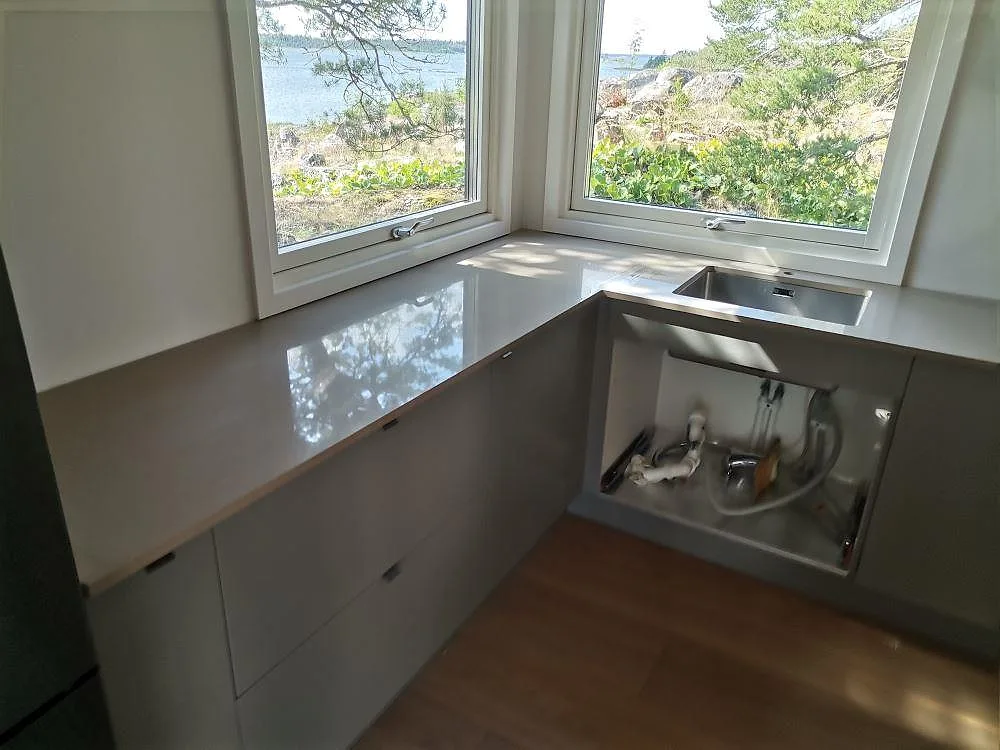 Køkkenbordplade i Silestone Rougui, Gräsö