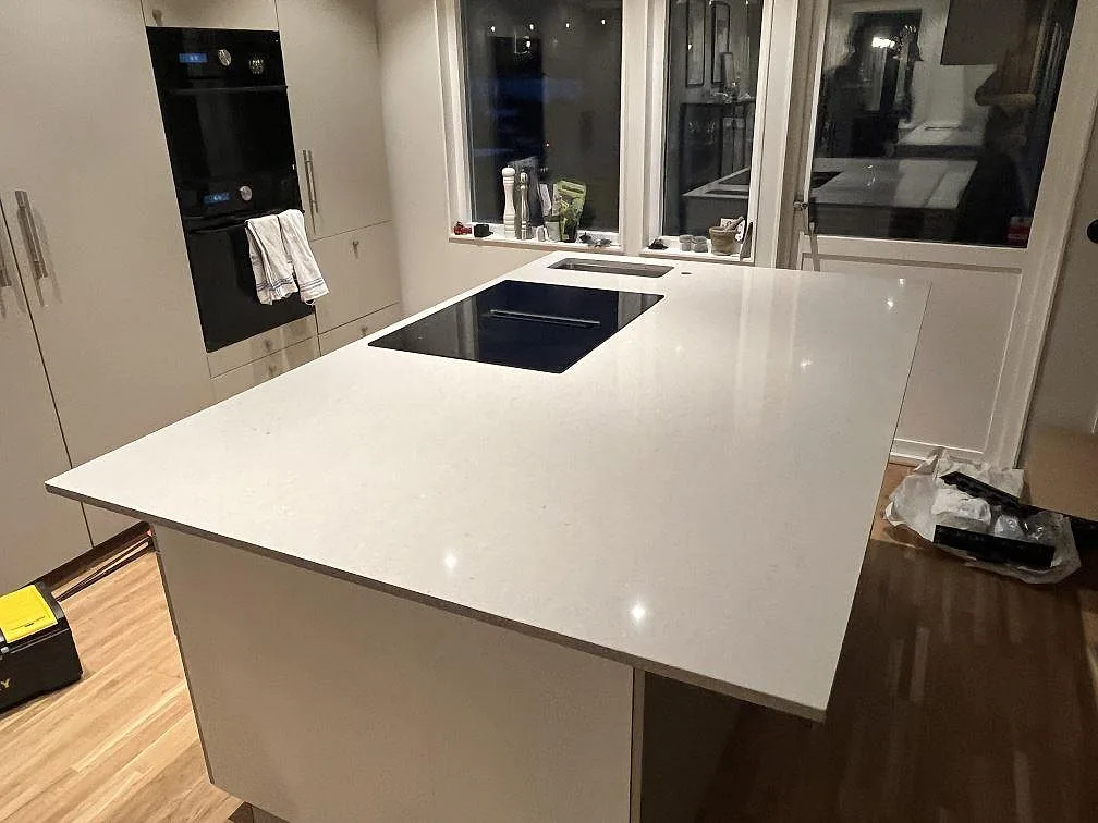 Køkkenbordplade i Silestone Royal Reef, Bålsta
