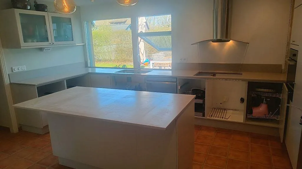 Gennemført projekt: Køkkenbordplade i Silestone Royal Reef, Bjärred.