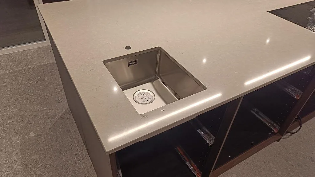 Køkkenbordplade i Silestone Royal Reef, Bjärred – billede 2