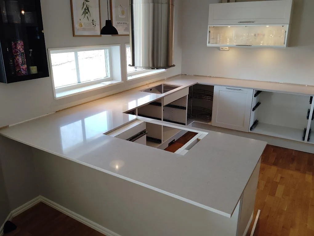 Køkkenbordplade i Silestone Royal Reef, Falun