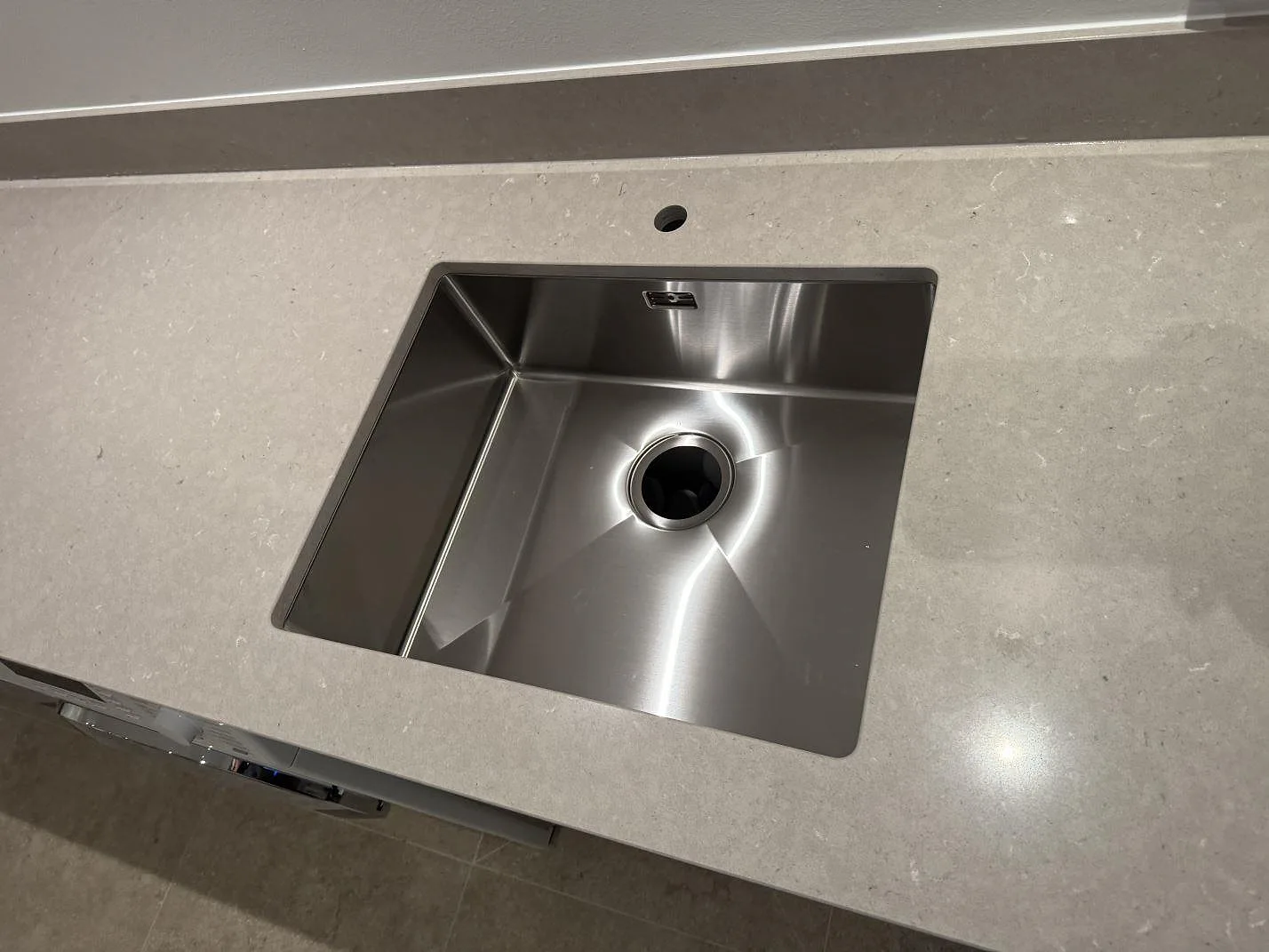 Bordplade i Silestone Royal Reef, Höllviken – billede 3
