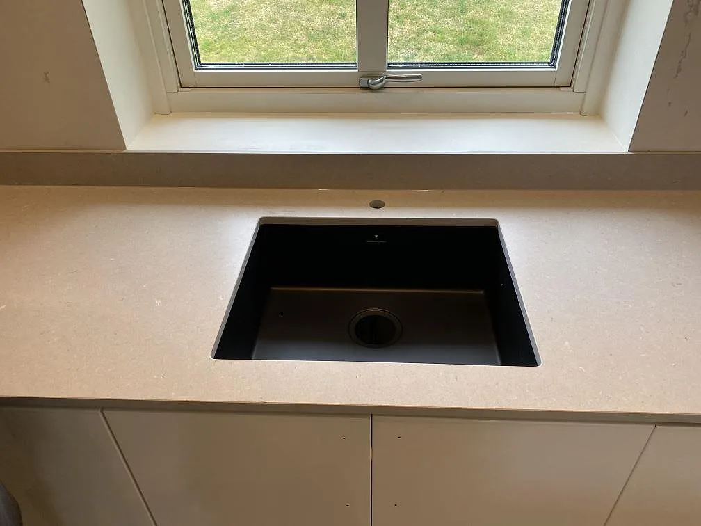 Køkkenbordplade i Silestone Royal Reef, Kristianstad – billede 3