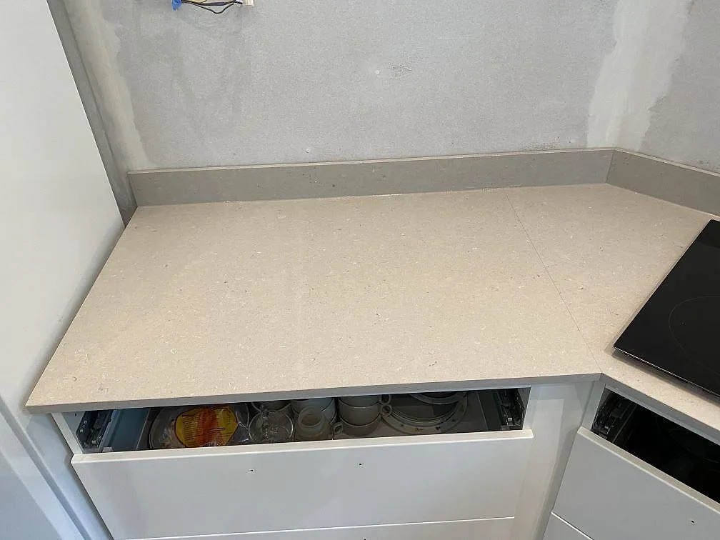 Køkkenbordplade i Silestone Royal Reef, Kristianstad – billede 5