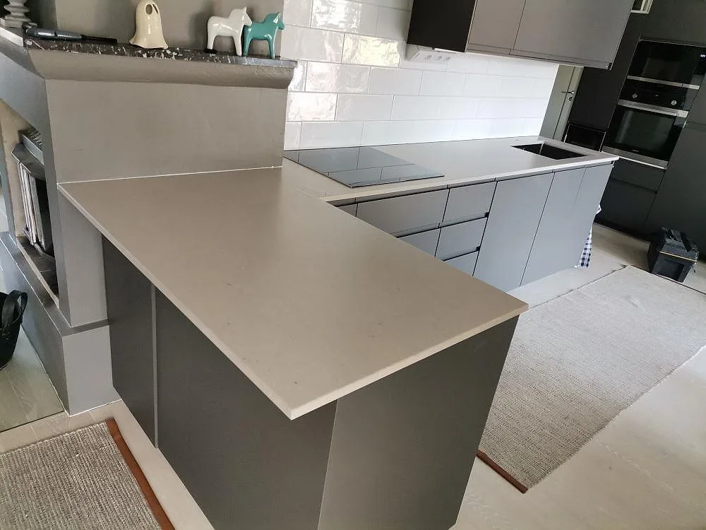 Køkkenbordplade i Silestone Royal Reef, Märsta