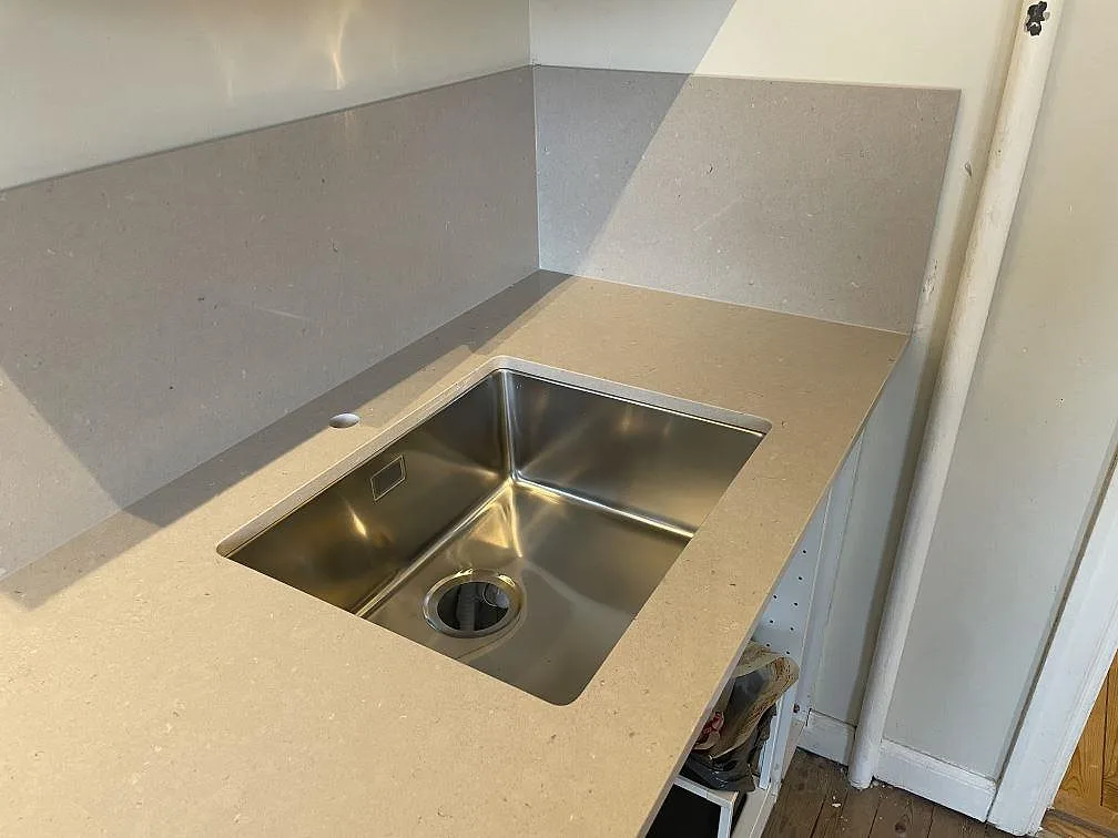 Køkkenbordplade i Silestone Royal Reef, Stockholm – billede 2